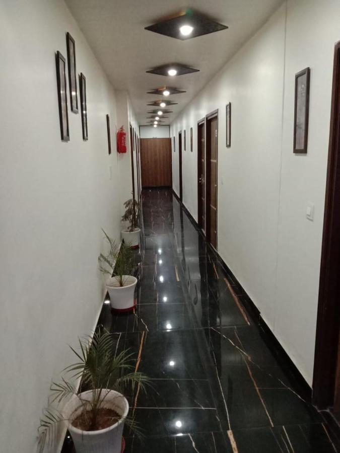 Oyo Flagship Hotel Ambani Zirakpur Exterior photo